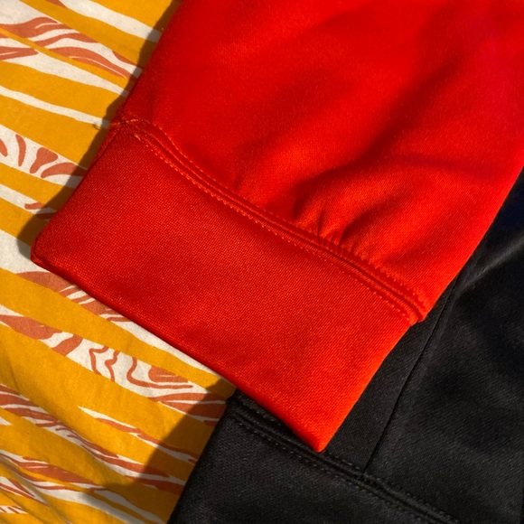 NWT Manchester United Warm-Up/Training Hoodie - Black/Red - Size “Men’s” XL - Picture 5 of 7